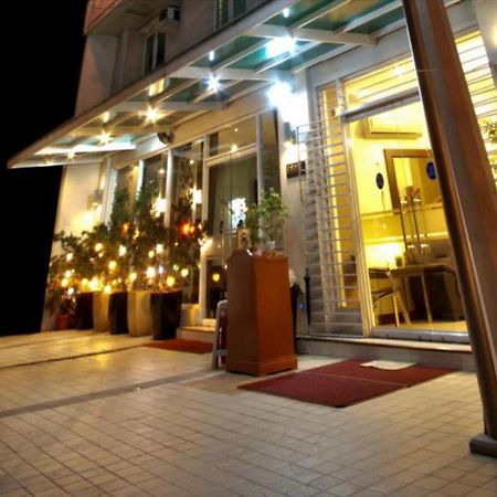 Townhouse Oak Avitel Hotel Near Osmena Highway, Pnr Pasay Station, Metro Manila Makati City ภายนอก รูปภาพ