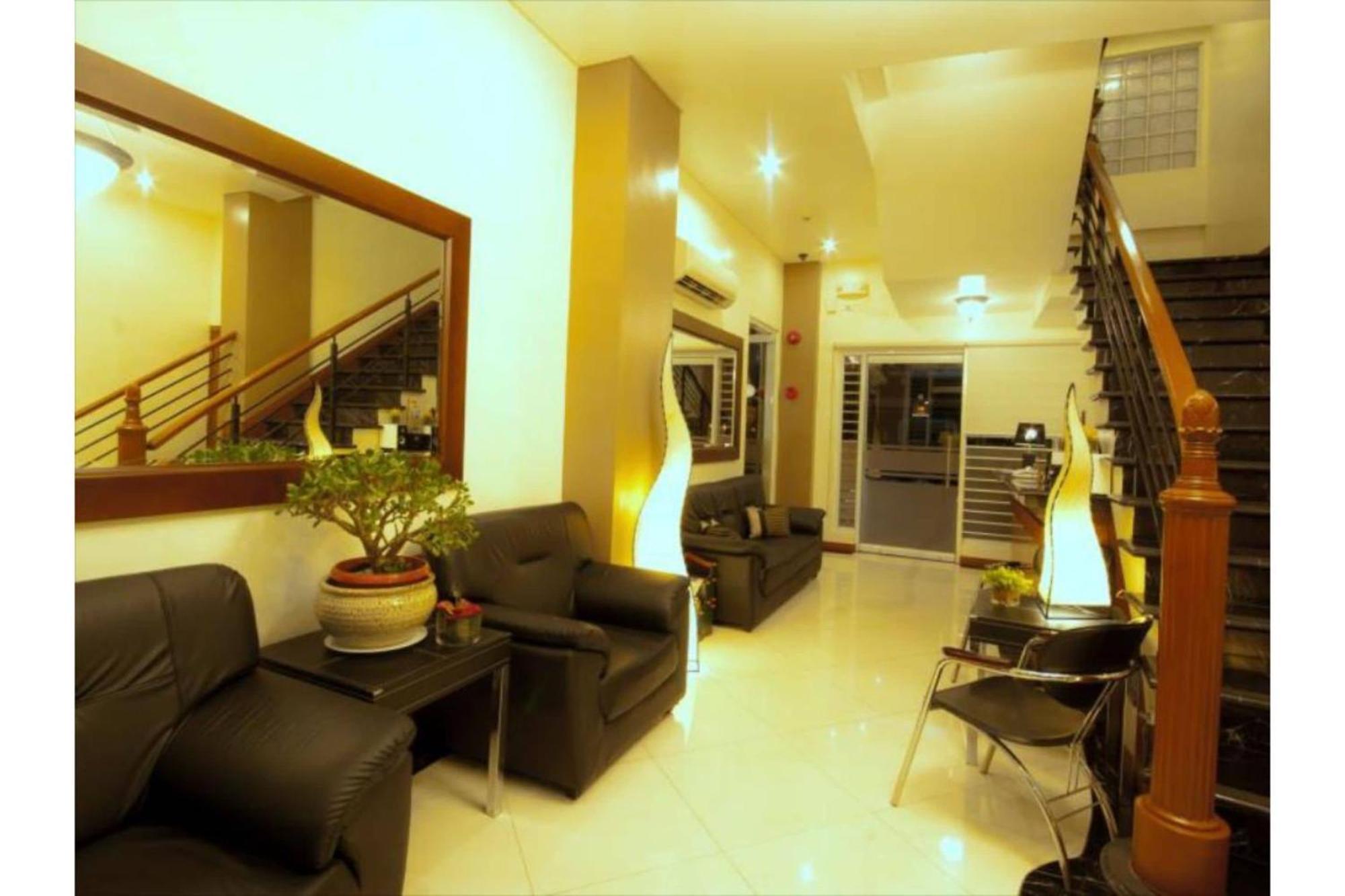 Townhouse Oak Avitel Hotel Near Osmena Highway, Pnr Pasay Station, Metro Manila Makati City ภายนอก รูปภาพ