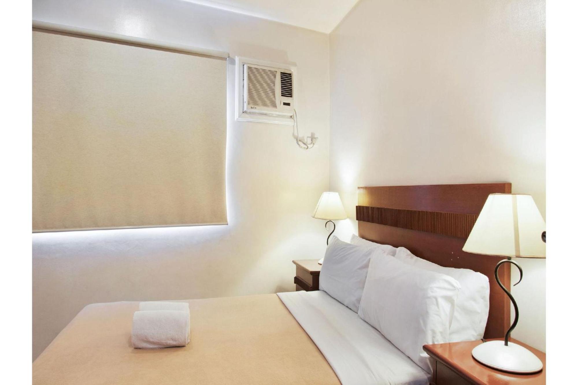 Townhouse Oak Avitel Hotel Near Osmena Highway, Pnr Pasay Station, Metro Manila Makati City ภายนอก รูปภาพ