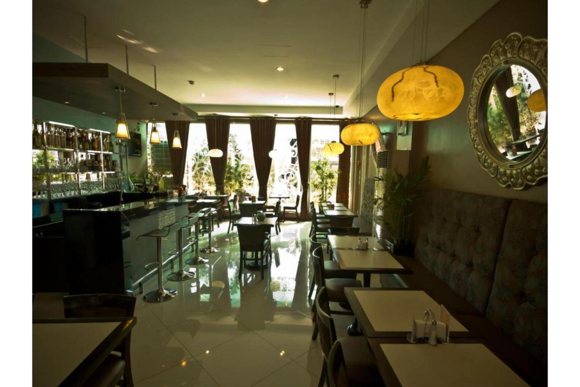 Townhouse Oak Avitel Hotel Near Osmena Highway, Pnr Pasay Station, Metro Manila Makati City ภายนอก รูปภาพ