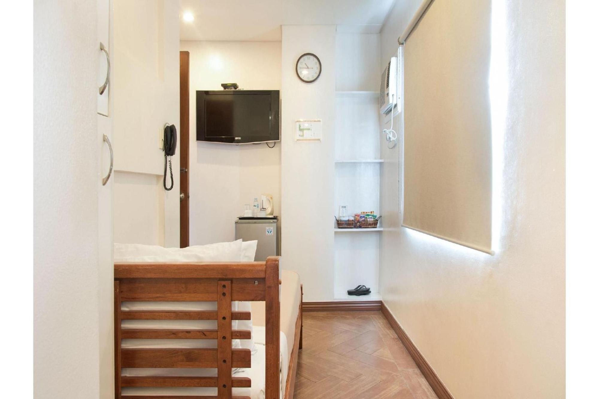 Townhouse Oak Avitel Hotel Near Osmena Highway, Pnr Pasay Station, Metro Manila Makati City ภายนอก รูปภาพ