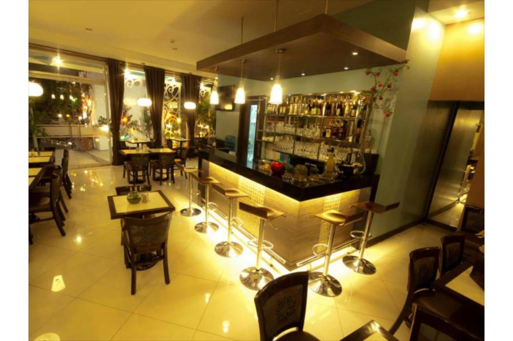 Townhouse Oak Avitel Hotel Near Osmena Highway, Pnr Pasay Station, Metro Manila Makati City ภายนอก รูปภาพ